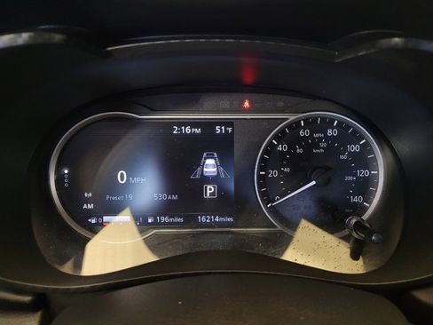 Used 2025 Nissan Versa SR w/ Trunk Package image 23