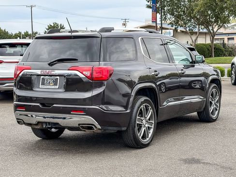 Used 2017 GMC Acadia Denali w/ Technology Package FWD image 4