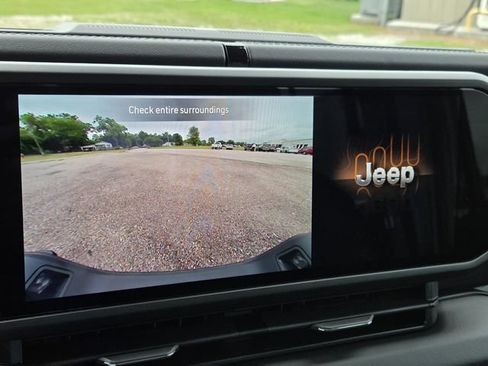 New 2026 Jeep Gladiator Sport AWD/4WD image 18