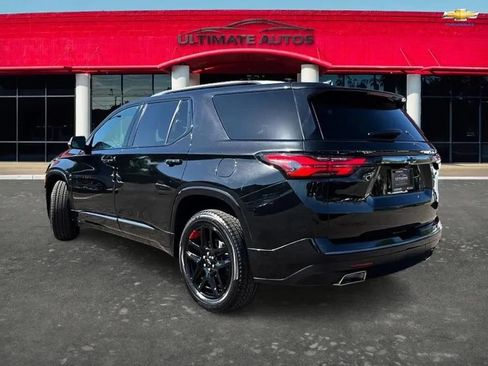Used 2022 Chevrolet Traverse Premier w/ Redline Edition FWD image 4