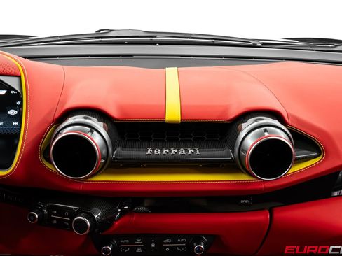Used 2020 Ferrari 812 Superfast RWD image 36