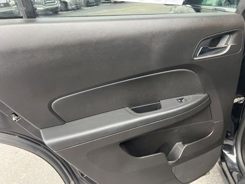 Used 2011 Chevrolet Equinox LT w/ Driver Convenience Package image 28