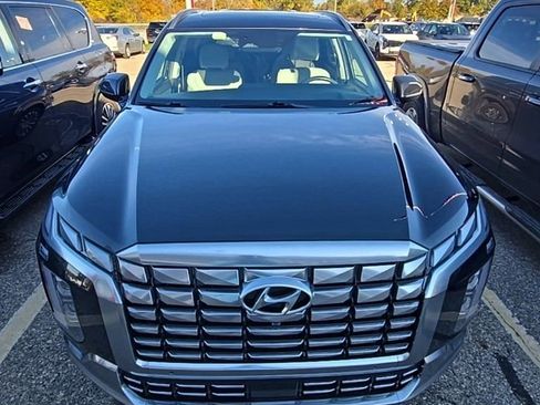 Used 2023 Hyundai Palisade Calligraphy image 1