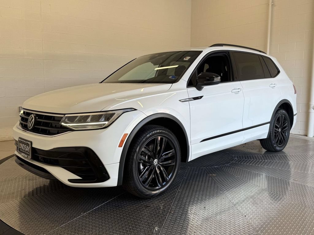 Used 2022 Volkswagen Tiguan SE R-Line AWD/4WD image 1