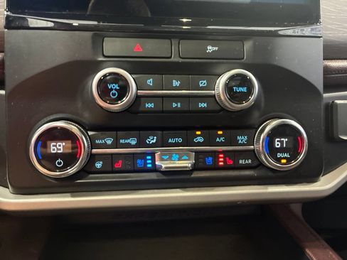 Used 2022 Ford Expedition Max Limited AWD/4WD image 28
