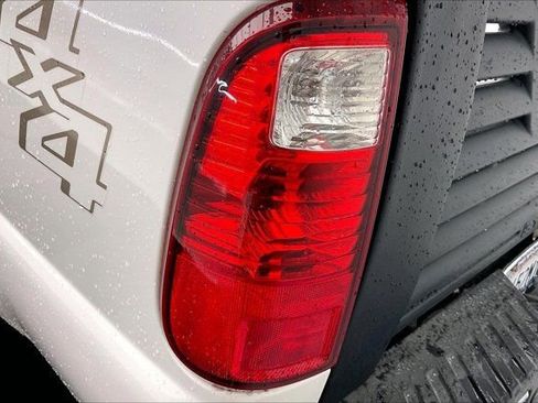 Used 2014 Ford F350 Lariat image 28