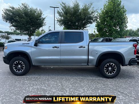 Used 2023 Chevrolet Silverado 1500 ZR2 w/ Technology Package AWD/4WD image 5