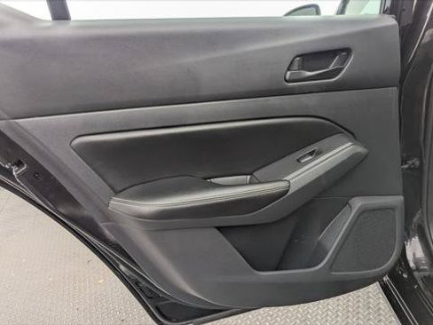 Used 2025 Nissan Altima 2.5 SV FWD image 16