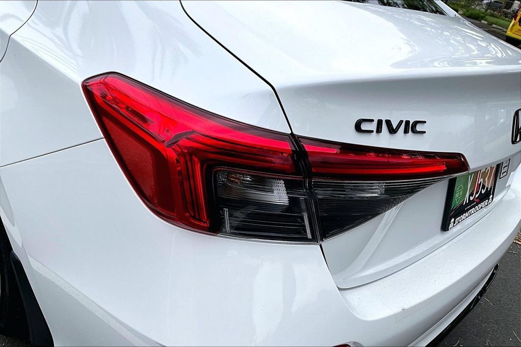 Used 2023 Honda Civic Sport image 32
