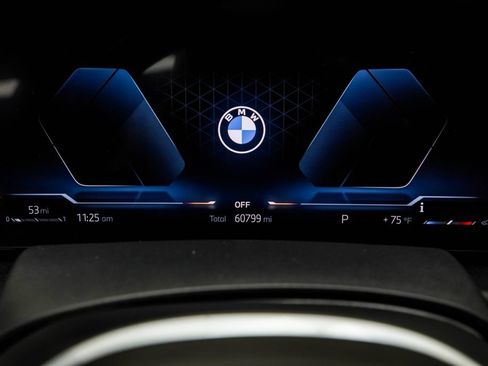 Used 2023 BMW X7 xDrive40i w/ M Sport Package AWD/4WD image 38
