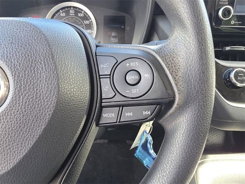 Certified 2022 Toyota Corolla LE image 30