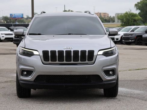 Used 2019 Jeep Cherokee Limited AWD/4WD image 2
