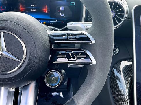 Used 2023 Mercedes-Benz SL 63 AMG 4MATIC w/ Driver Assistance Package image 22