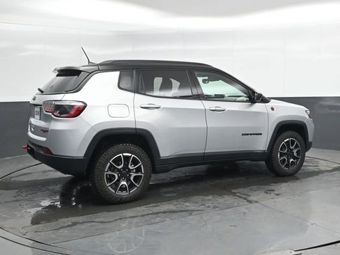 Used 2025 Jeep Compass Trailhawk w/ Trailer Tow Group image 2