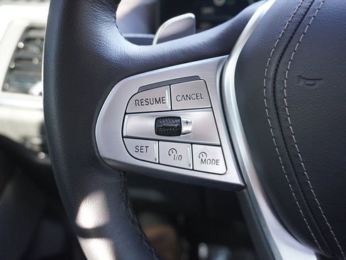 Used 2023 BMW X7 xDrive40i w/ Premium Package image 69