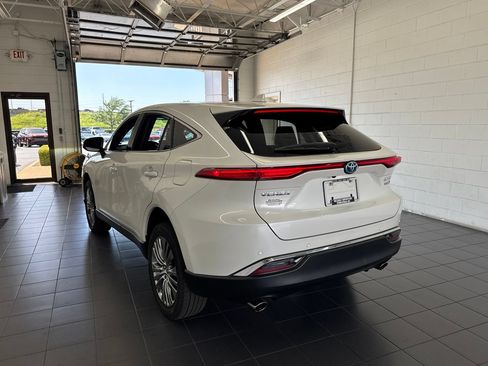 Certified 2021 Toyota Venza Limited AWD/4WD image 6
