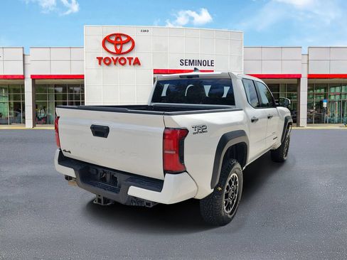 Used 2025 Toyota Tacoma TRD Off-Road AWD/4WD image 3