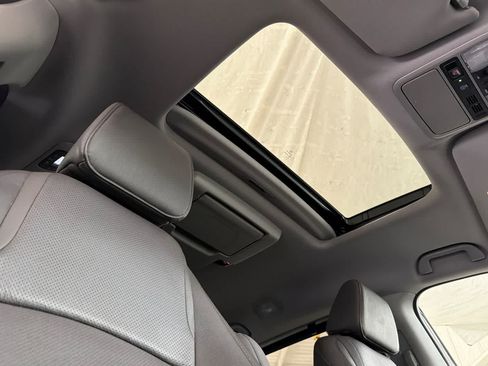 Used 2019 Honda Odyssey Elite image 17