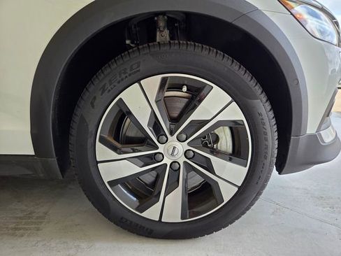 Certified 2026 Volvo V60 B5 Cross Country Plus w/ Protection Package Premier AWD/4WD image 27