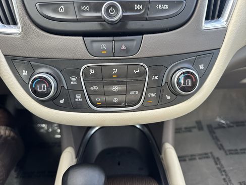 Used 2024 Chevrolet Malibu LT image 18