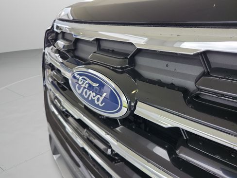 New 2026 Ford Explorer Active RWD image 28