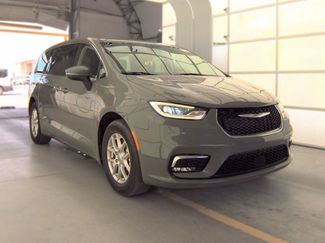 Used 2023 Chrysler Pacifica Touring-L FWD video 1