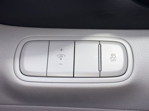 Used 2026 Hyundai Venue SEL FWD image 15