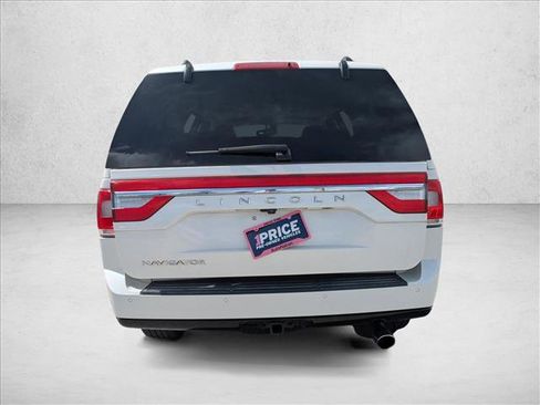 Used 2017 Lincoln Navigator Reserve AWD/4WD image 7