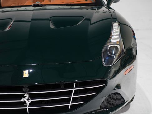 Used 2016 Ferrari California T RWD image 29