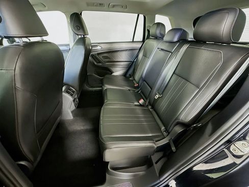 Used 2022 Volkswagen Tiguan SE image 30