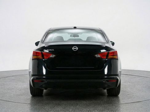 Used 2025 Nissan Altima 2.5 SV FWD image 7