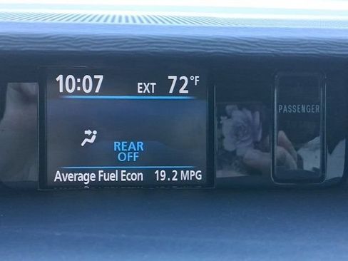 Used 2012 Toyota Sienna XLE w/ Entertainment Pkg FWD image 31