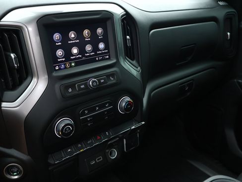 Used 2022 Chevrolet Silverado 1500 Custom image 18