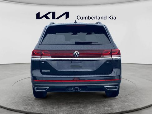 Used 2025 Volkswagen Atlas SE AWD/4WD image 4
