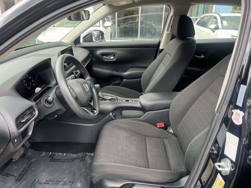 Used 2023 Honda HR-V LX image 14