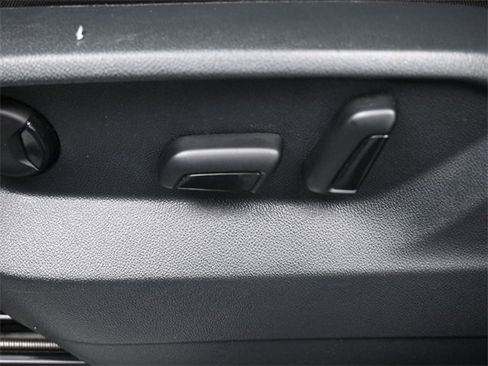 Used 2021 Volkswagen Tiguan SE R-Line w/ 3-Row Tiguan MDO Package image 33