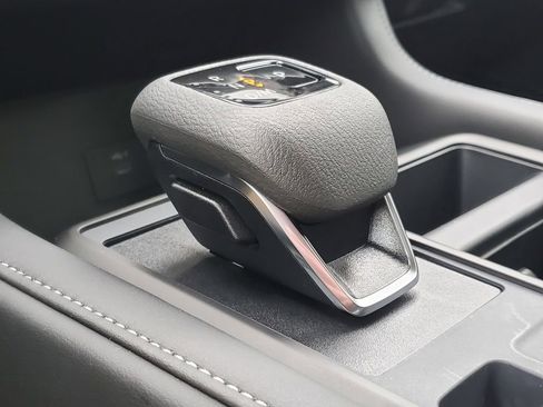 New 2025 Nissan Pathfinder S image 29