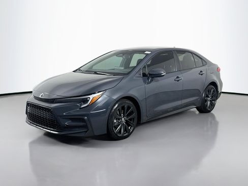 Used 2023 Toyota Corolla SE FWD image 4