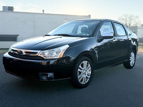 Used 2009 Ford Focus SEL image 1