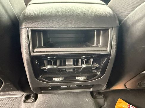 Used 2023 Jeep Grand Cherokee Limited AWD/4WD image 43