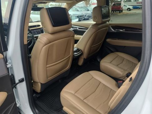 Used 2023 Cadillac XT6 FWD image 41