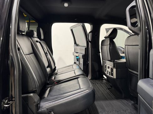 Used 2022 Ford F350 Lariat w/ Black Appearance Package image 15