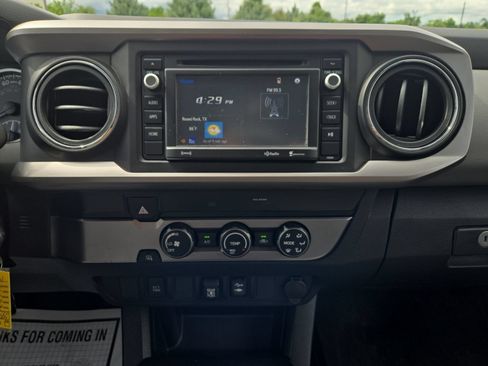Used 2019 Toyota Tacoma SR5 RWD image 17