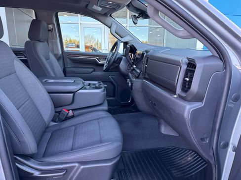 Used 2023 Chevrolet Silverado 1500 LT AWD/4WD image 4