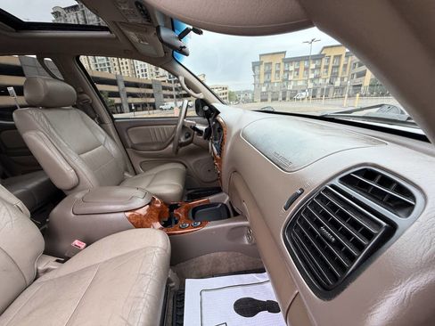 Used 2004 Toyota Tundra Limited image 30