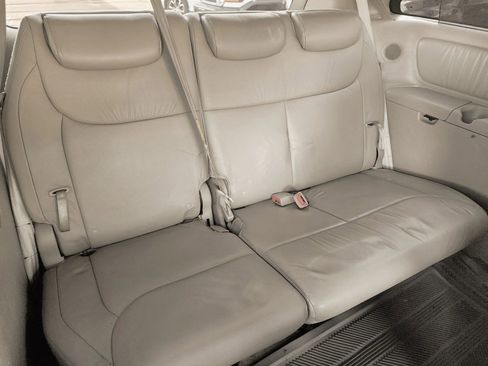 Used 2008 Toyota Sienna XLE image 19