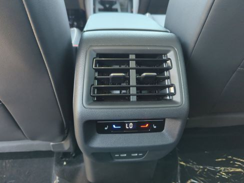 New 2026 Volkswagen Tiguan SEL R-Line image 31