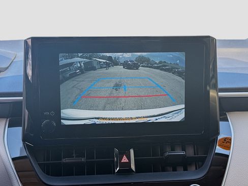 Used 2025 Toyota Corolla LE image 12