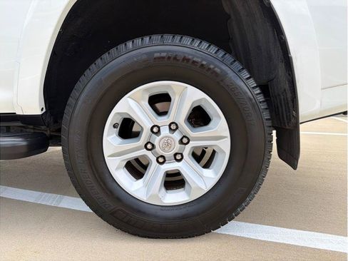Used 2016 Toyota 4Runner SR5 AWD/4WD image 27