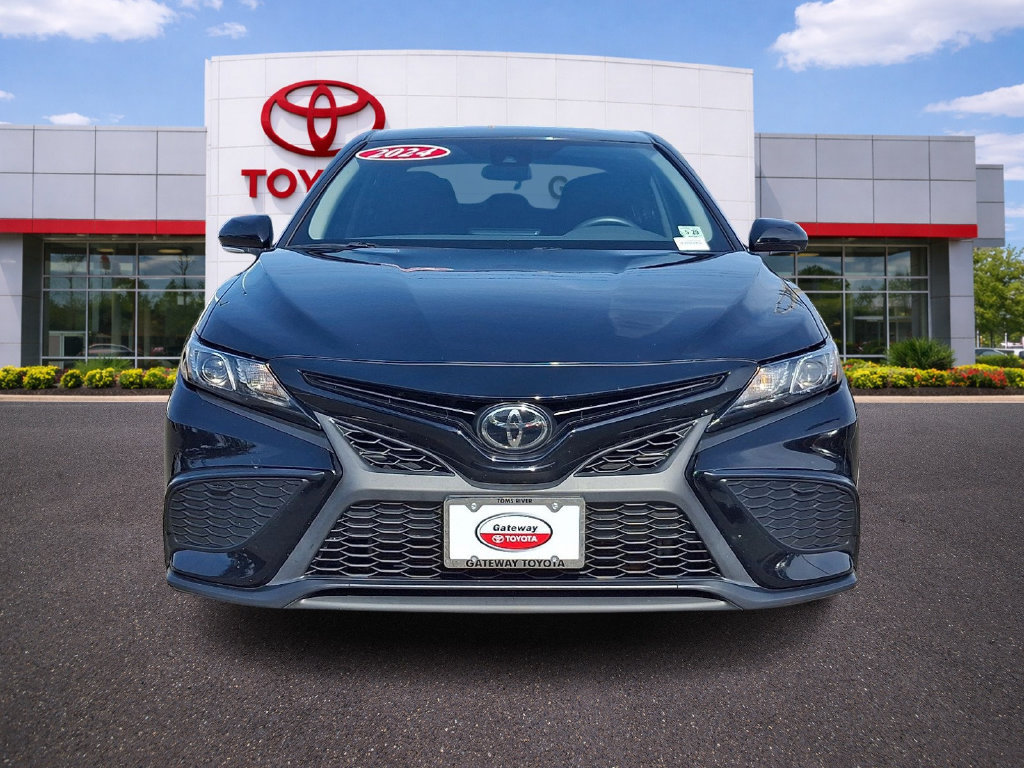 Used 2024 Toyota Camry SE AWD/4WD image 2